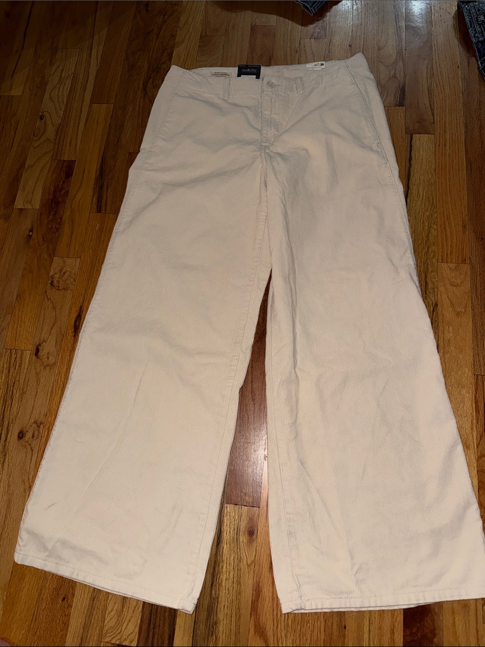 NWT Levi's - Mid Rise Wide Leg corduroy jeans denim pants bottoms
